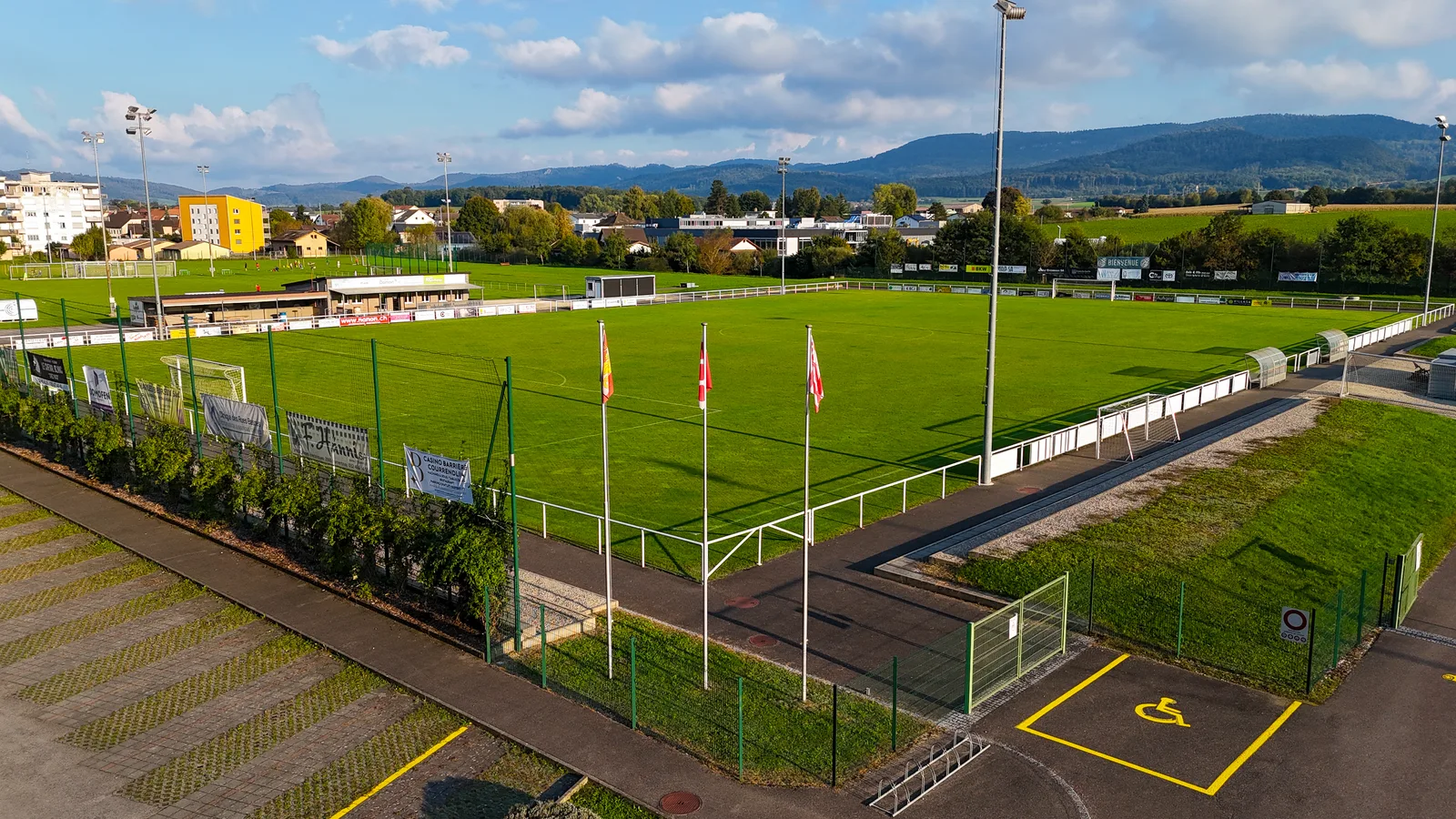 Vue aérienne du terrain principal Real Sport
