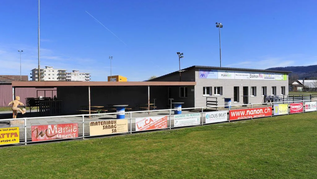 La cantine du FC Alle vue du terrain
